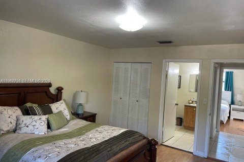 Touwnhouse à louer à Hialeah, Floride: 2 chambres, 93.18 m2 № 2000131 - photo 12