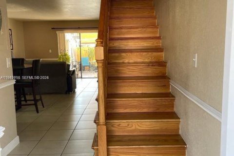 Touwnhouse à louer à Hialeah, Floride: 2 chambres, 93.18 m2 № 2000131 - photo 9
