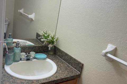 Touwnhouse à louer à Hialeah, Floride: 2 chambres, 93.18 m2 № 2000131 - photo 7