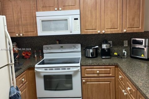 Touwnhouse à louer à Hialeah, Floride: 2 chambres, 93.18 m2 № 2000131 - photo 2