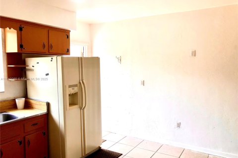House in Miami, Florida 3 bedrooms, 81.29 sq.m. № 935719 - photo 25