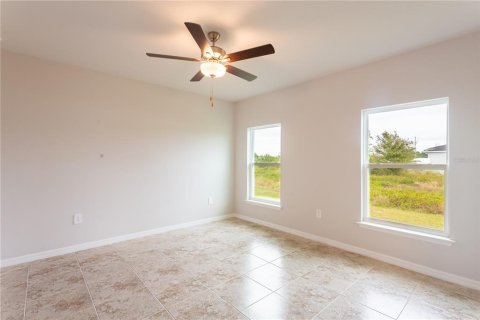 House in Lehigh Acres, Florida 4 bedrooms, 157.1 sq.m. № 1565733 - photo 13