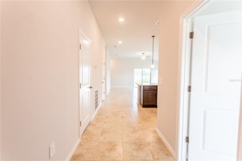 House in Lehigh Acres, Florida 4 bedrooms, 157.1 sq.m. № 1565733 - photo 4