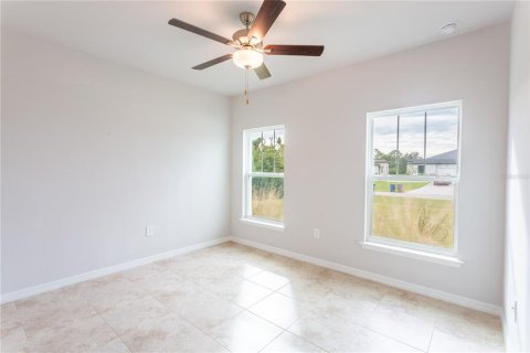 House in Lehigh Acres, Florida 4 bedrooms, 157.1 sq.m. № 1565733 - photo 18