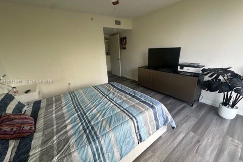 Condominio en venta en Fort Lauderdale, Florida, 1 dormitorio, 75.81 m2 № 2240561 - foto 12