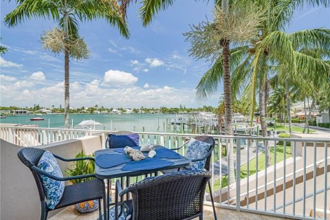 Adosado en alquiler en St. Lucie, Florida, 3 dormitorios, 140.93 m2 № 1686871 - foto 19