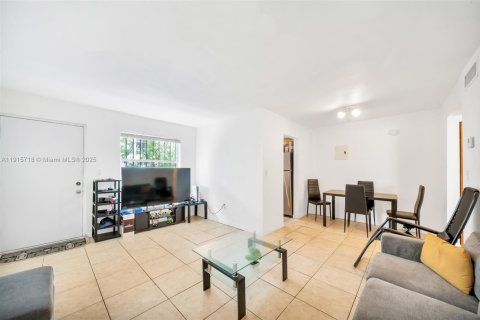 Condo in Miami Beach, Florida, 1 bedroom  № 1971803 - photo 5