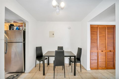 Condo in Miami Beach, Florida, 1 bedroom  № 1971803 - photo 10