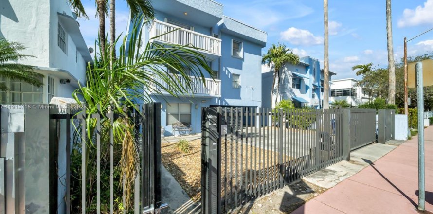 Condo in Miami Beach, Florida, 1 bedroom  № 1971803