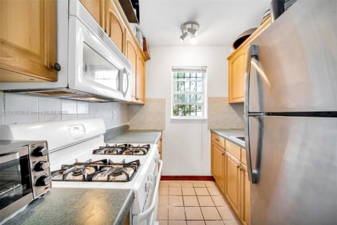 Condo in Miami Beach, Florida, 1 bedroom  № 1971803 - photo 4