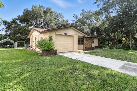 House in Hudson, Florida 2 bedrooms, 95.13 sq.m. № 2279870