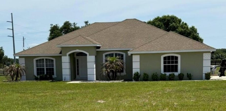 Villa ou maison à Umatilla, Floride 3 chambres, 190.17 m2 № 2098102