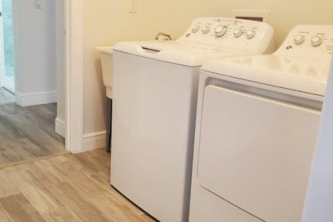 House in Punta Gorda, Florida 3 bedrooms, 205.69 sq.m. № 1684837 - photo 28