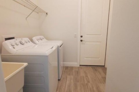 House in Punta Gorda, Florida 3 bedrooms, 205.69 sq.m. № 1684837 - photo 25