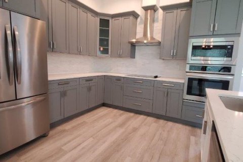 House in Punta Gorda, Florida 3 bedrooms, 205.69 sq.m. № 1684837 - photo 12