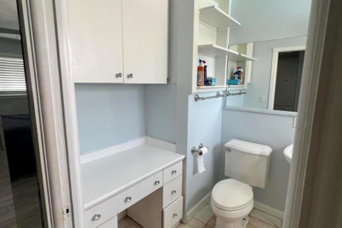 House in Lake Worth, Florida 2 bedrooms, 92.25 sq.m. № 2378839 - photo 5