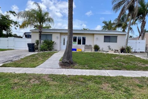 House in Lake Worth, Florida 2 bedrooms, 92.25 sq.m. № 2378839