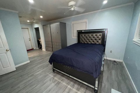 House in Lake Worth, Florida 2 bedrooms, 92.25 sq.m. № 2378839 - photo 2