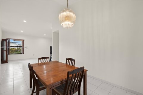 Купить виллу или дом в Майами, Флорида 3 спальни, 185.99м2, № 2389706 - фото 8