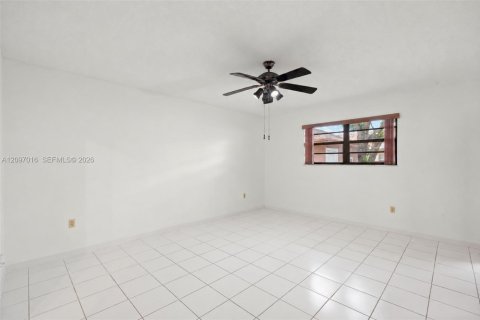 Купить виллу или дом в Майами, Флорида 3 спальни, 185.99м2, № 2389706 - фото 18