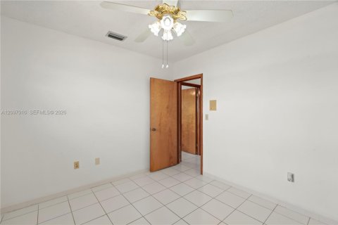 Купить виллу или дом в Майами, Флорида 3 спальни, 185.99м2, № 2389706 - фото 24