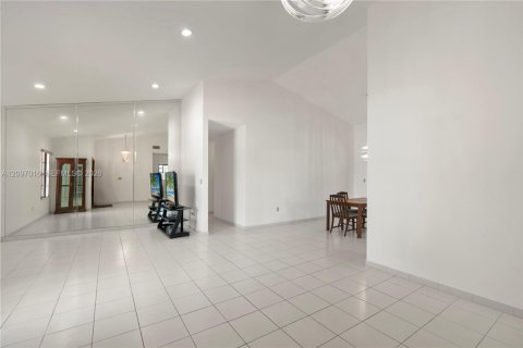 Купить виллу или дом в Майами, Флорида 3 спальни, 185.99м2, № 2389706 - фото 6