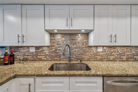 Copropriété à louer à South Pasadena, Floride: 2 chambres, 120.77 m2 № 2273157 - photo 13