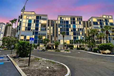 Condo à South Pasadena, Floride, 2 chambres  № 2273157