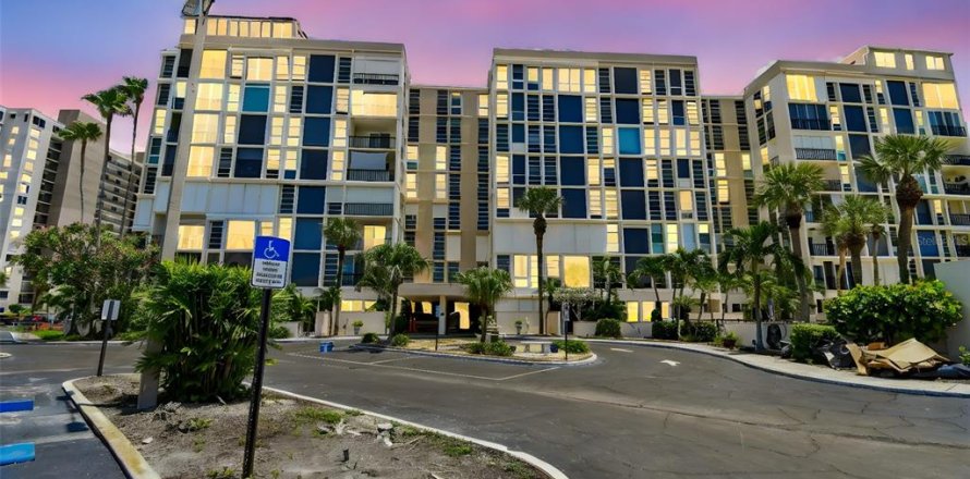 Condo à South Pasadena, Floride, 2 chambres  № 2273157