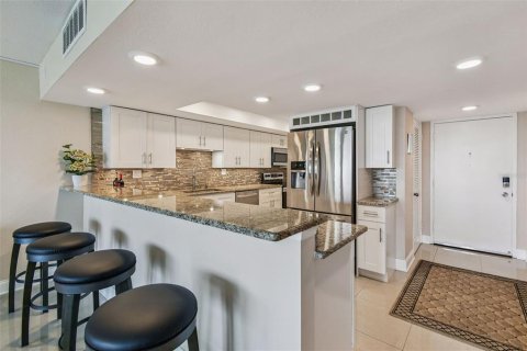 Copropriété à louer à South Pasadena, Floride: 2 chambres, 120.77 m2 № 2273157 - photo 10