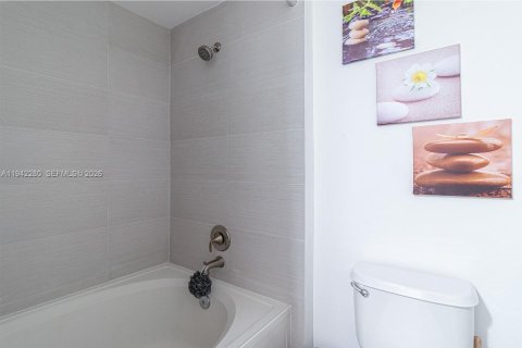Copropriété à louer à Aventura, Floride: 2 chambres, 110.65 m2 № 1999452 - photo 28