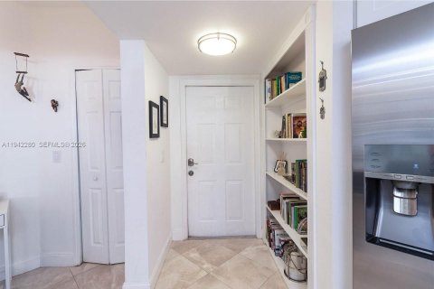 Copropriété à louer à Aventura, Floride: 2 chambres, 110.65 m2 № 1999452 - photo 22