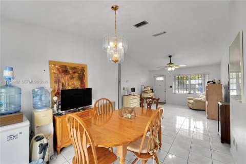 Купить виллу или дом в Холливуд, Флорида 3 спальни, 101.45м2, № 2023542 - фото 13