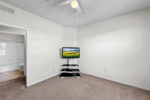 Condo in Orlando, Florida, 2 bedrooms  № 1918734 - photo 28