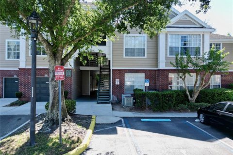 Condo in Orlando, Florida, 2 bedrooms  № 1918734 - photo 4
