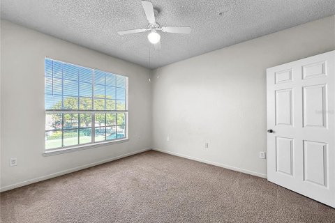 Condo in Orlando, Florida, 2 bedrooms  № 1918734 - photo 18