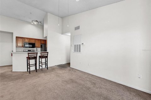 Condo in Orlando, Florida, 2 bedrooms  № 1918734 - photo 8