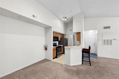 Condo in Orlando, Florida, 2 bedrooms  № 1918734 - photo 7