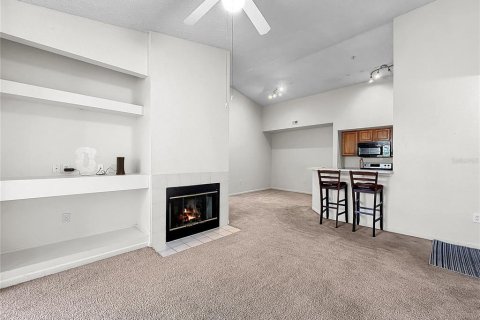 Condo in Orlando, Florida, 2 bedrooms  № 1918734 - photo 6