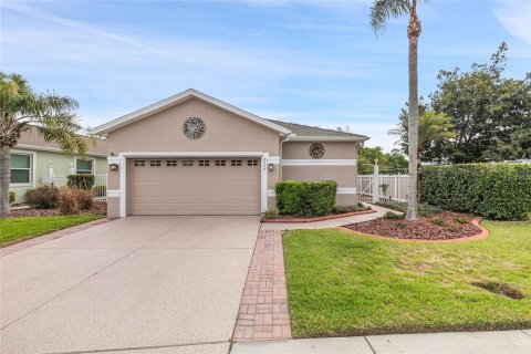 House in Land O' Lakes, Florida 3 bedrooms, 158.12 sq.m. № 2101300
