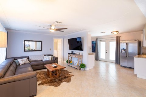 House in Palm Beach Gardens, Florida 3 bedrooms, 111.48 sq.m. № 2250765 - photo 25