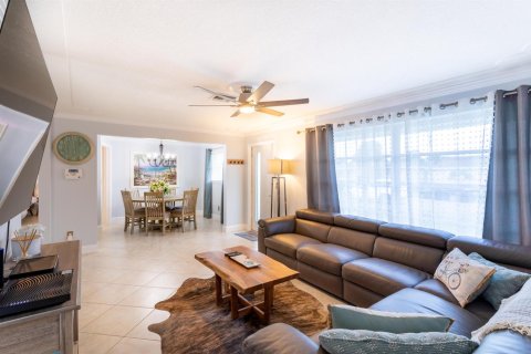 House in Palm Beach Gardens, Florida 3 bedrooms, 111.48 sq.m. № 2250765 - photo 23