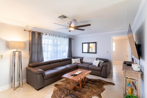 House in Palm Beach Gardens, Florida 3 bedrooms, 111.48 sq.m. № 2250765 - photo 20