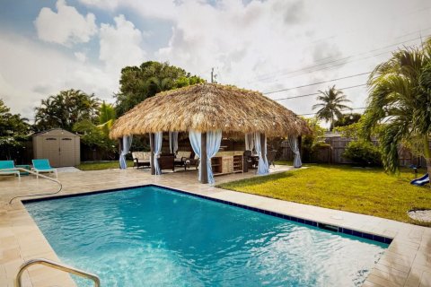House in Palm Beach Gardens, Florida 3 bedrooms, 111.48 sq.m. № 2250765