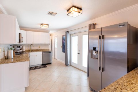 House in Palm Beach Gardens, Florida 3 bedrooms, 111.48 sq.m. № 2250765 - photo 26