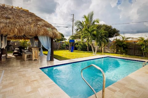 House in Palm Beach Gardens, Florida 3 bedrooms, 111.48 sq.m. № 2250765 - photo 6