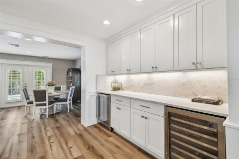 Casa en venta en Tampa, Florida, 5 dormitorios, 269.14 m2 № 1822407 - foto 5