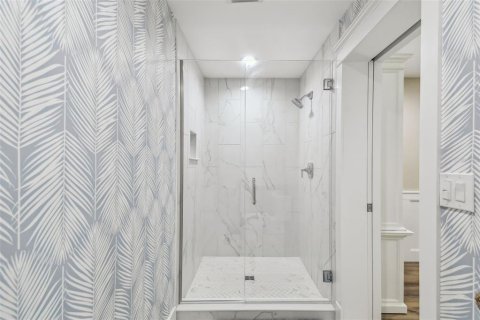 Casa en venta en Tampa, Florida, 5 dormitorios, 269.14 m2 № 1822407 - foto 23