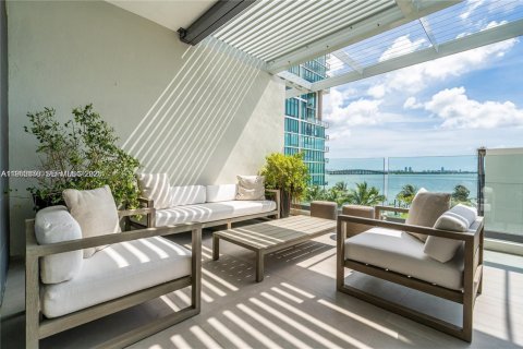 Condo in Miami, Florida, 4 bedrooms  № 2080942