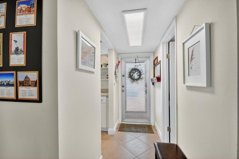 Купить кондоминиум в Уэст-Палм-Бич, Флорида 3 комнаты, 62.43м2, № 2082386 - фото 13
